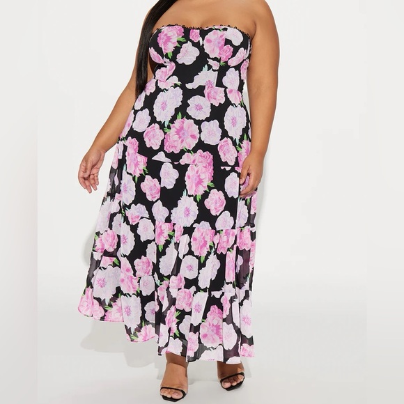 Fashion Nova Dresses & Skirts - NWT Fashion Nova Curve Black and Pink Floral Maxi Dress